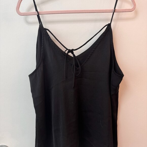✨ Banana Republic | Black Cami | Size L ✨ - Picture 2 of 6